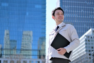 建築　ポートレート　ビジネスマン
