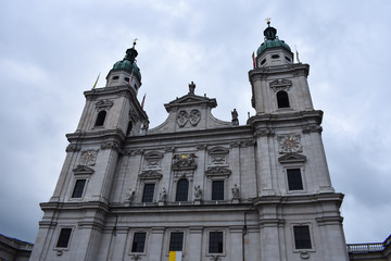 Fototapeta na wymiar Salzburg Cathedral on a cold day