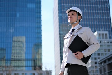 建築　ポートレート　ビジネスマン