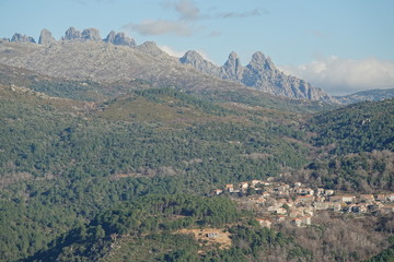 Fototapeta na wymiar Les Aiguilles de Bavella en Corse