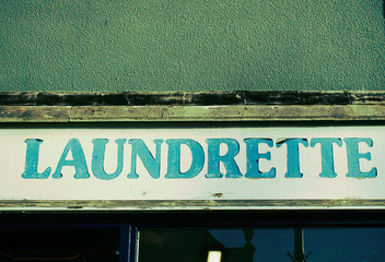 Laudrette store sign