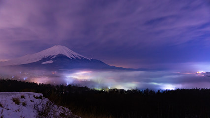 富士山と光る雲海