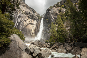 waterfalls in yosemite