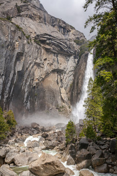 waterfalls in yosemite