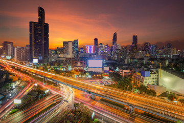 Fototapeta na wymiar Twilight view cityscape commercial modern building and condominium in samyan Intersection area, Bangkok ,Thailand