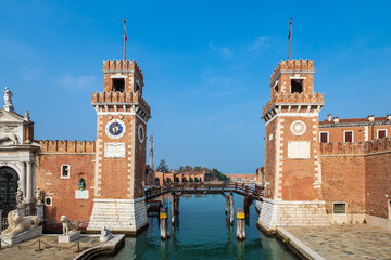 Historische Gebäude in der Altstadt von Venedig in Italien