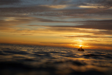 Fototapeta na wymiar sunset in the ocean