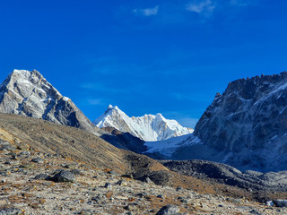 Fototapeta na wymiar Everest base camp trek: from Dragnag to Dzongla via Cho La pass. Trekking in Solokhumbu, Nepal.