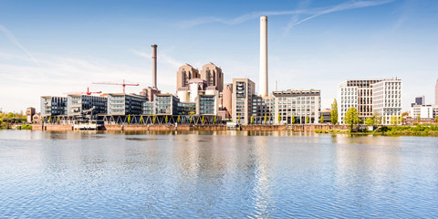 Westhafen und Heizkraftwerk in Frankfurt am Main, Deutschland