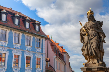 Fototapeta na wymiar Statue der Kaiserin Kunigund in Bamberg, Deutschland