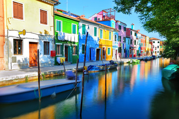 Fototapeta na wymiar Colorful houses in Venice