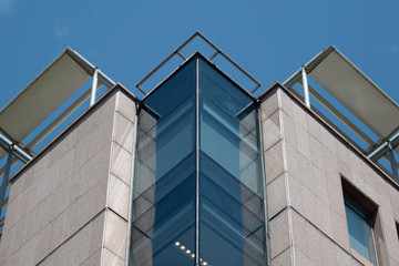 Fototapeta na wymiar Simetrical shot of a building 