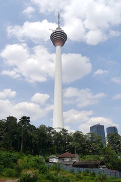 KL Tower und Regenwald Kuala Lumpur