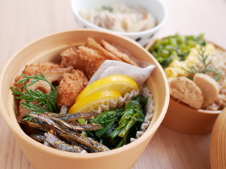 曲げわっぱのお弁当