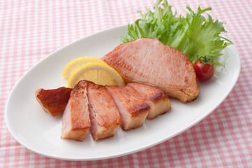  高級ハムステーキ