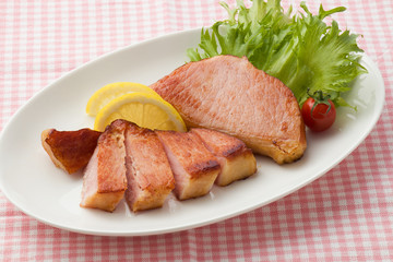  高級ハムステーキ