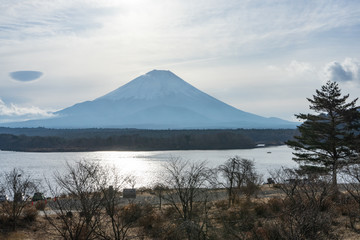 Fototapeta premium I photographed a magnificent view on a representative lake near Mt. Fuji.