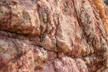 Coral rocks on beach background находится на острове Лан