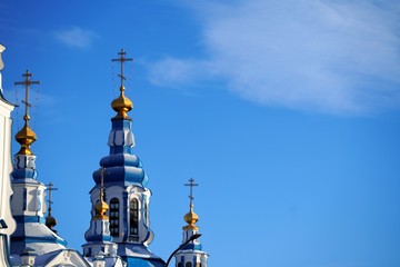 Fototapeta na wymiar domes of orthodox church in SIberia
