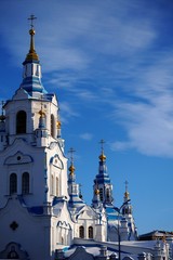 Fototapeta na wymiar cathedral in Russia in winter in sunny day