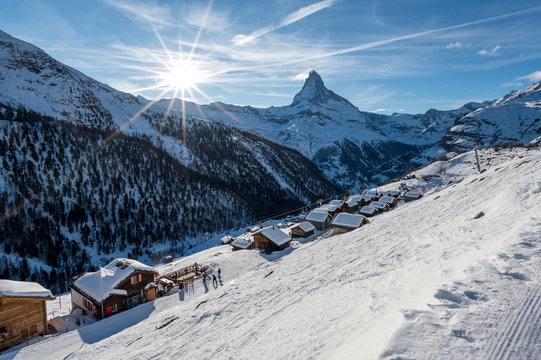 Findeln in Zermatt on beautiful winter day with Matterhorn and the sun