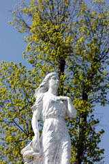 Fototapeta premium statue in park