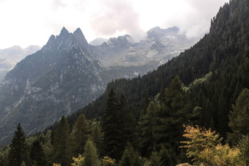 Zauberhafte Bergwelt; Valle Porcellizzo mit Punta Medaccio (Bernina-Alpen)