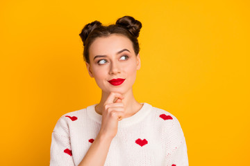 Close-up portrait of her she nice attractive lovely glamorous charming cute curious girl thinking...