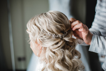 Fototapeta premium getting ready groom bride wedding