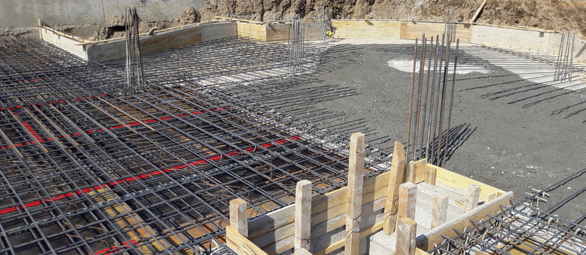 Cantiere edile - tutto pronto per il getto del cemento