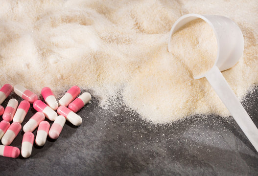 Collagen powder, Proline and MSM (Sulfur) capsules. Supplements to support collagen production.