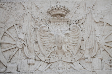 Stone crest