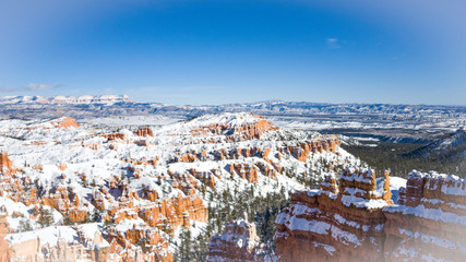Obraz premium Bryce Canyon with snow