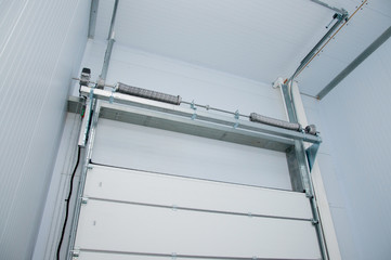 Installed automatic lifting gates at the factory.