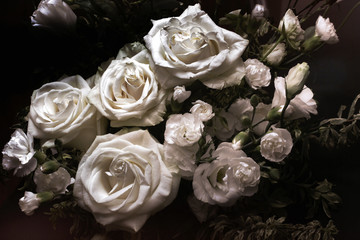 Design generated photos of white roses bouquet
