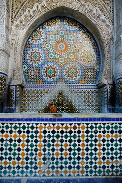 fountain in the médina of fes-morocco 