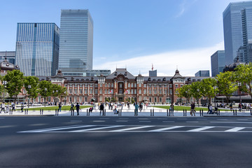 Naklejka premium 東京駅前の風景