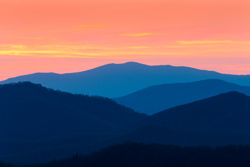 Fototapeta na wymiar Blue Ridge mountains from Parkway in NC