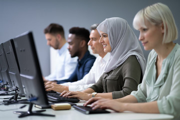 Fototapeta premium Business Executives Using Computer