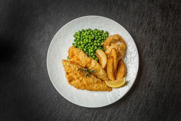 フィッシュアンドチップス　Typical homemade fish and chips