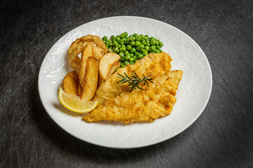 フィッシュアンドチップス　Typical homemade fish and chips