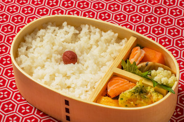 お弁当　Japanese style famous lunch box (bento)