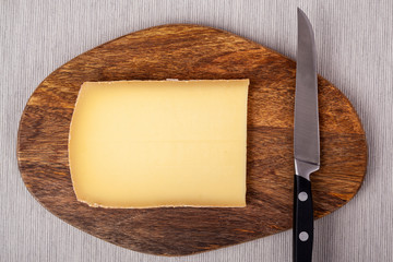 french cow's milk cheese called comté