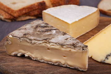 french cow's milk cheeses called saint-nectaire, reblochon and morbier