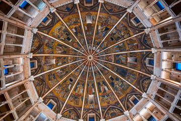 The dome of the Baptistery of Parma. Emilia Romagna, Italy, Europe. - obrazy, fototapety, plakaty