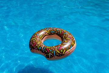 Donut lifeline