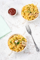 macaroni cheese with champignon mushroom