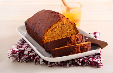 Honey spicy cake, sliced