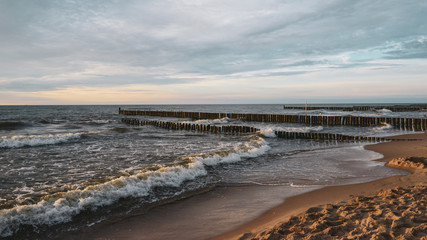 Waves in Ustronie Morskie © RegnumInvictum