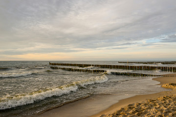 Waves in Ustronie Morskie © RegnumInvictum